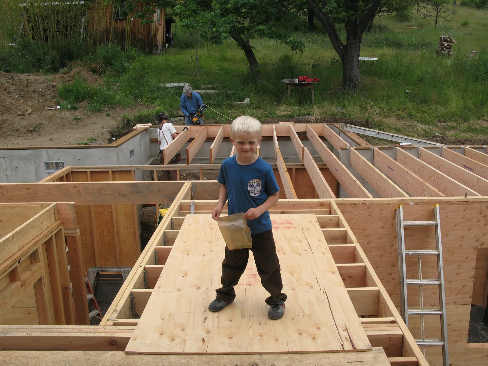 Young Theo Janeway on a building site in Ashland, Oregon